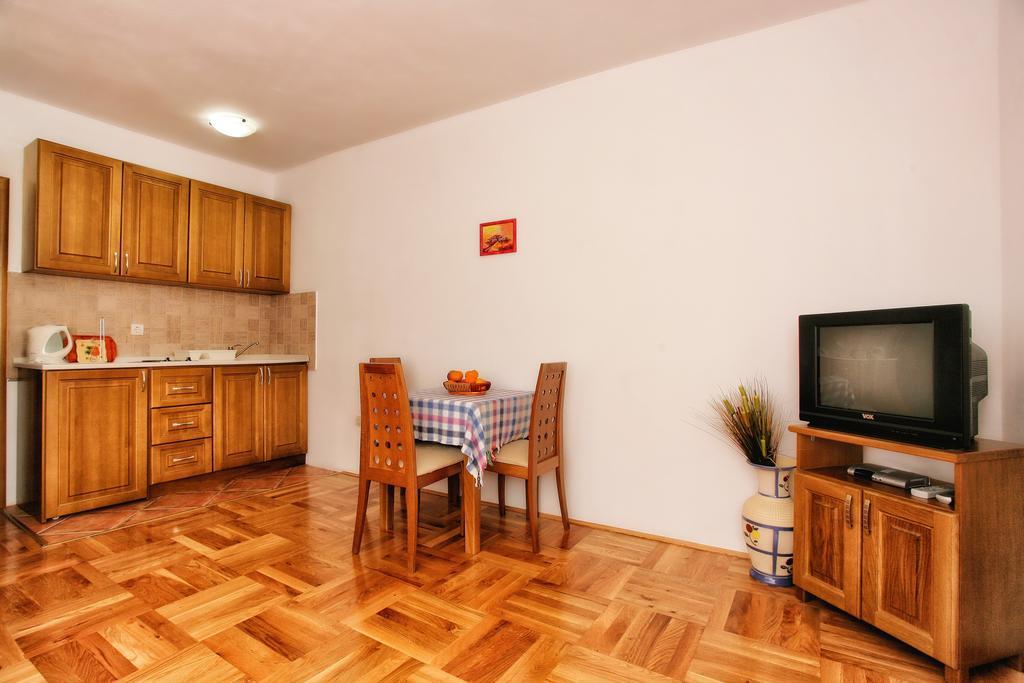 B&B Apart Hotel Pastrovski Konak Sveti Stefan Zimmer foto